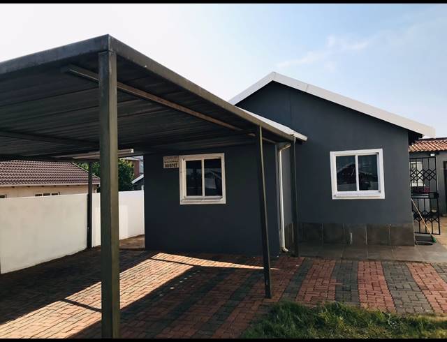 3 BEDROOM HOUSE FOR SALE IN MAHUBE VALLEY